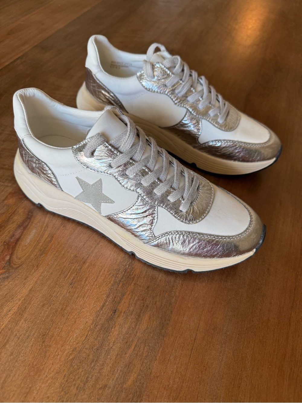 NWOT White and Metallic Silver Women's Platform Sneaker 8.5 Star